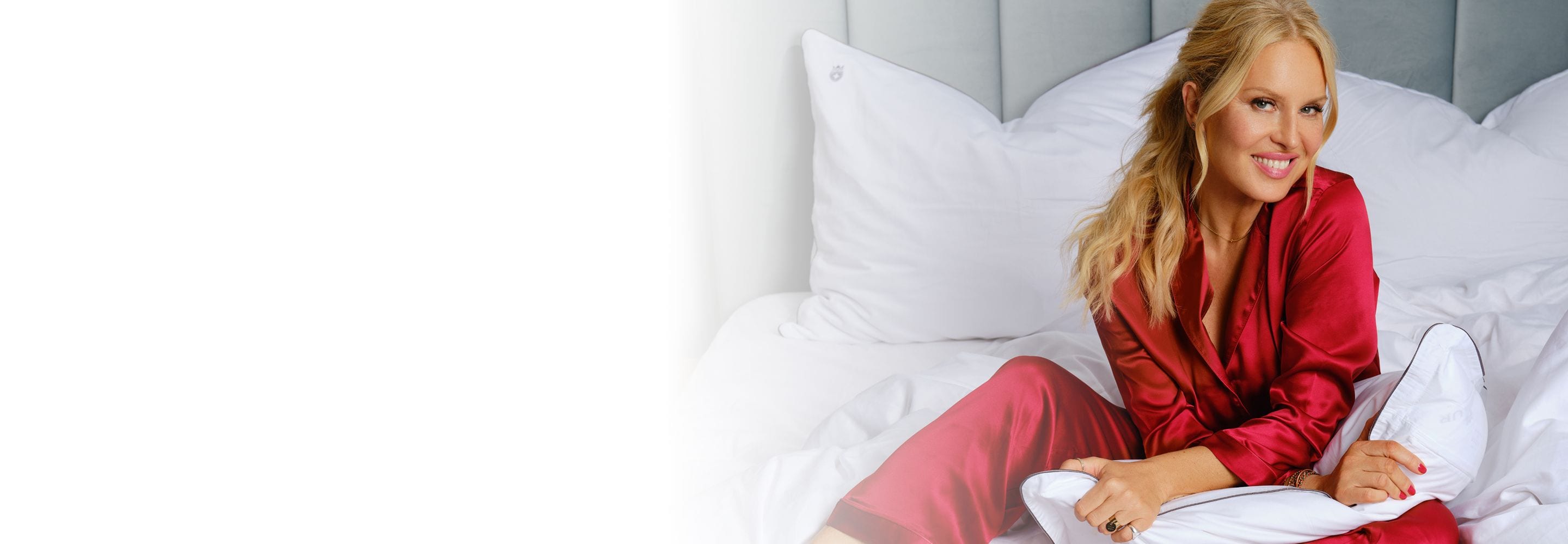 Model on a Bedeur bed